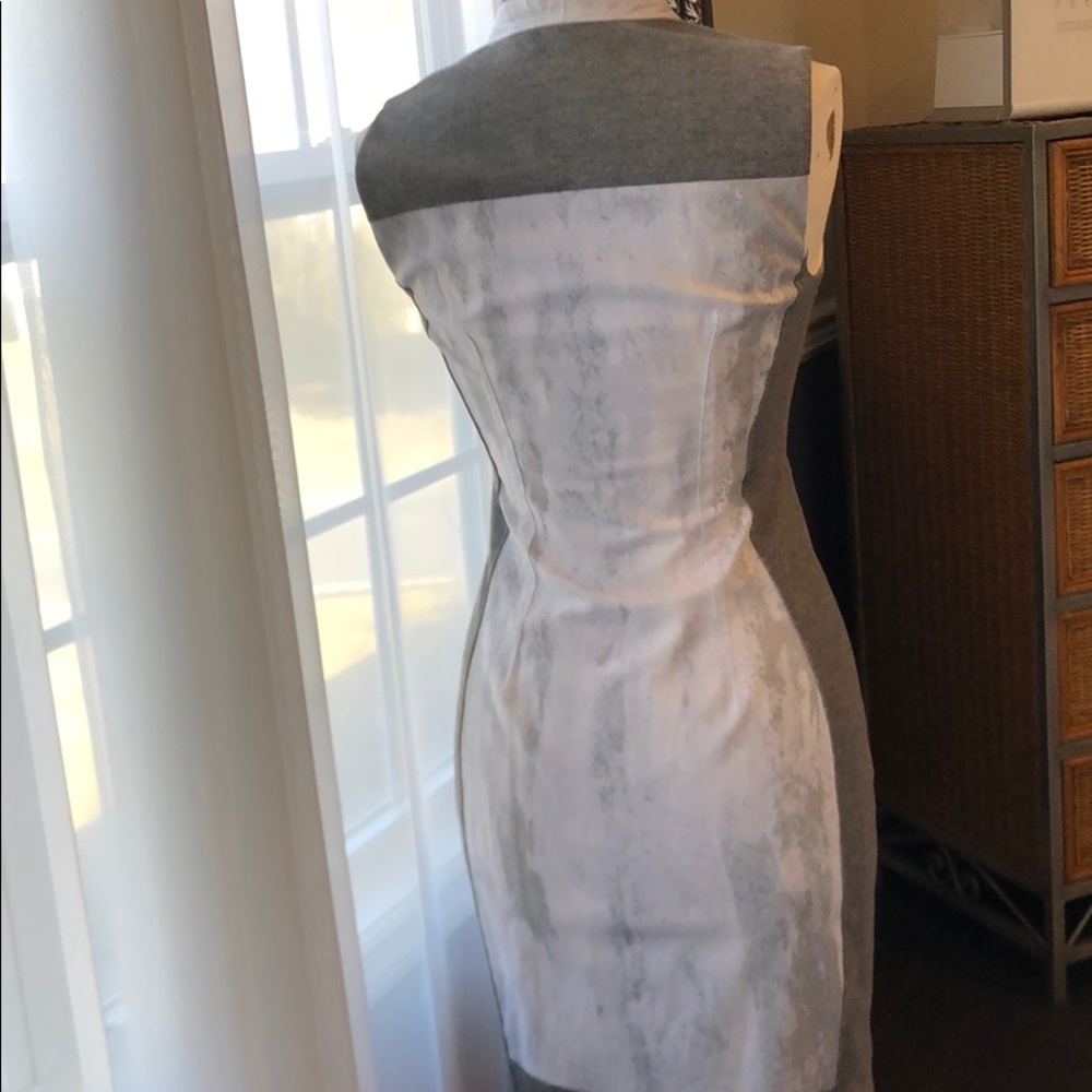 Fitted Tahari sheath dress - Picture 3 of 3
